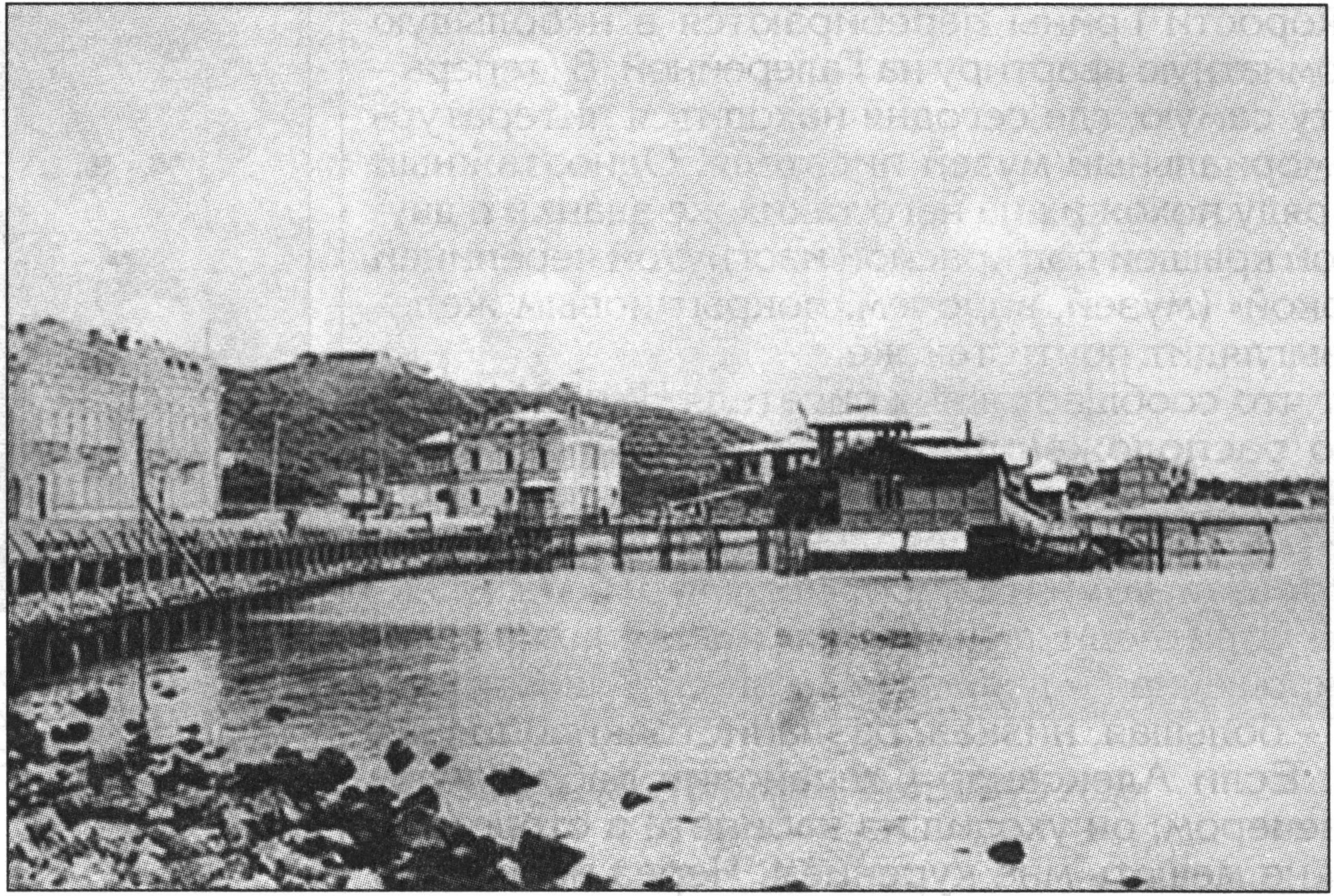 Феодосийские городские купальни. Фото начала XX века