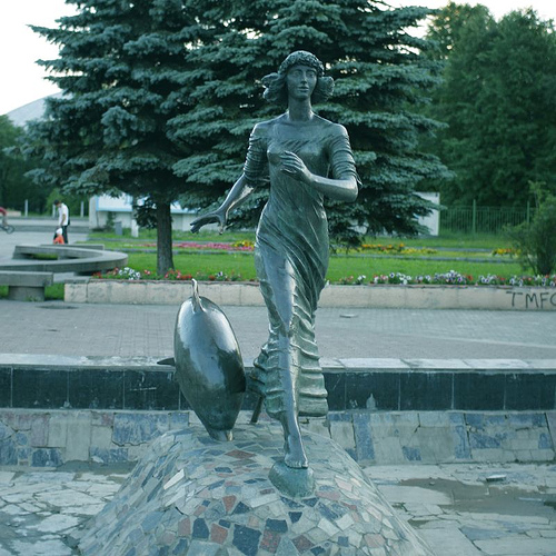 Памятники героям книг Александра Грина