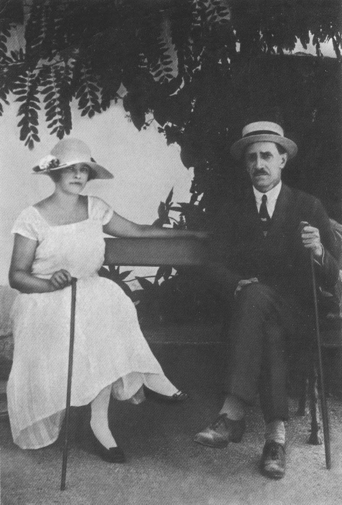 Александр и Нина Грин в Крыму. 1920-е гг.