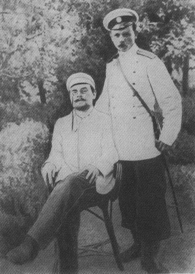 Братья Студенцовы, Александр (стоит) и Николай. 1903 г.